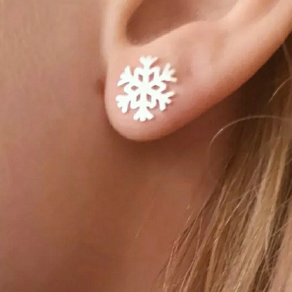 Jewelry - ❄ Snowflake Earrings- silver Jewelry - ❄ Snowflake Earrings- silver